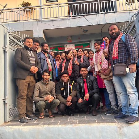 Hotel Middle Point Pvt Ltd Pokhara Eksteriør billede