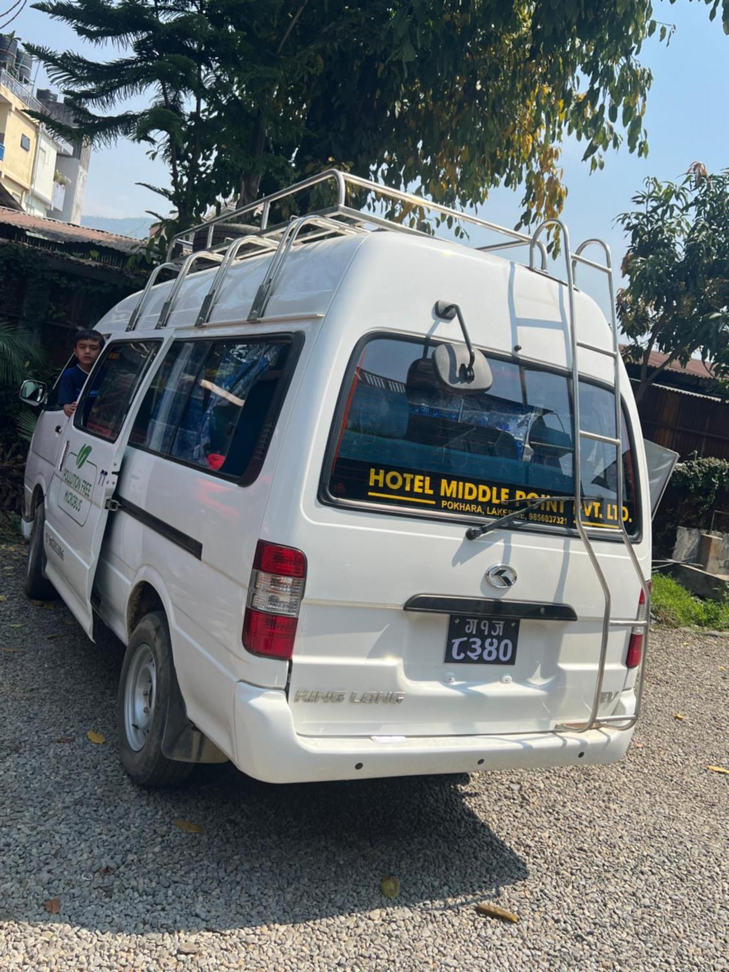 Hotel Middle Point Pvt Ltd Pokhara Eksteriør billede